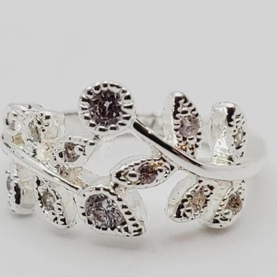 Cubic Zirconia Ring Size 7 Sliver Plate Flower Leaf