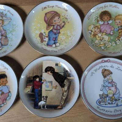 Avon Mother's Day Mini Plates Collection