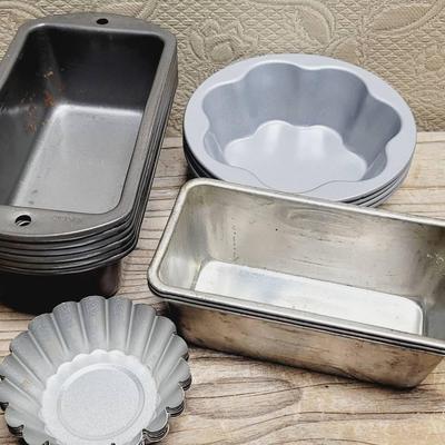 Small Vintage  Baking Tins Lot