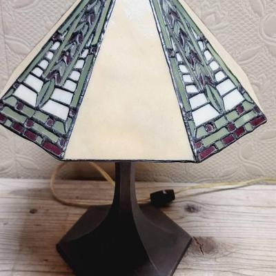 Retro Wright Style Stained Glass Table Lamp