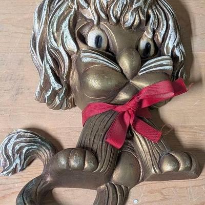 Molded Lion or Cat Wall Décor Universal Statuary Chicago 1970