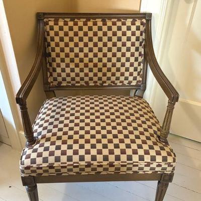 Upholstered accent chair