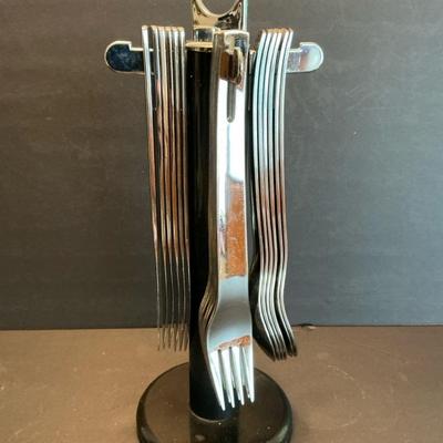 Mikasa 18:8 Hanging Flatware Service for Six 