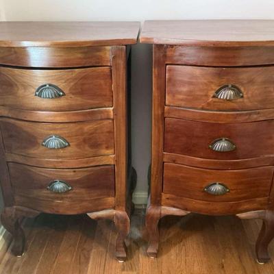 Set Of Two Nightstands 