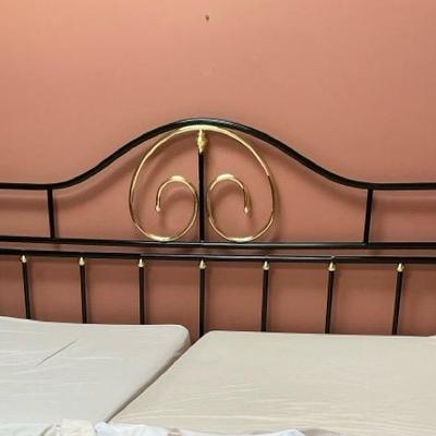King Size Black Brass Bed Tempurpedic 