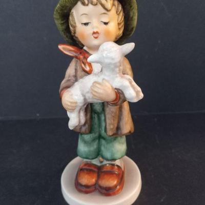 Vintage Hummel/Goebel "The Lost Sheep" #68/0 - 5½"