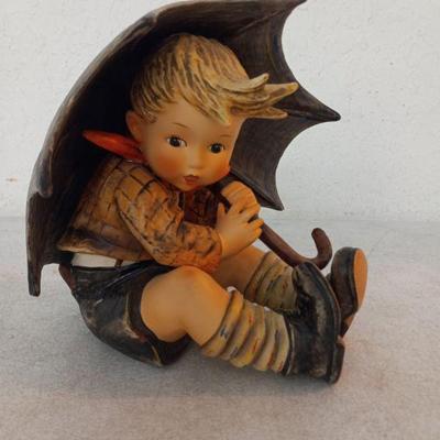 Vintage 1950s M.I. Hummel "Umbrella Boy" #152/II A - 8" Tall