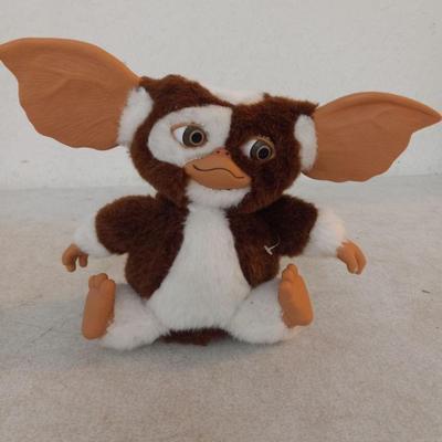 Vintage NECA Toys Mogwai "Gizmo" Singing & Dancing 8" Plush Toy