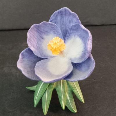 Vintage 1995 Lenox Garden Flowers Collection "Crocus" Figurine - 3¾"