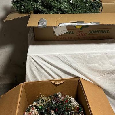 4ft Christmas Tree w/lights & Wreaths