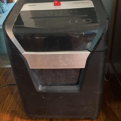 Staples Paper Shredder