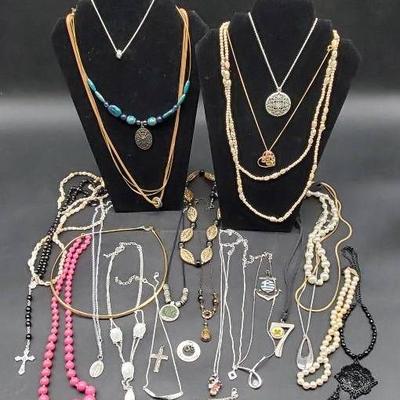 Costume Jewelry - Necklaces