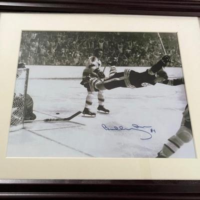 Bobby Orr Signed Picture & Card