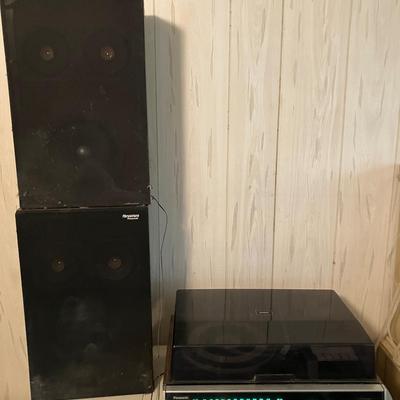 Panasonic SE-3050 AM/FM Stereo, Turntable, and Cassette Player 