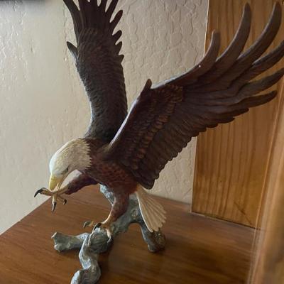 Eagle sculpture 