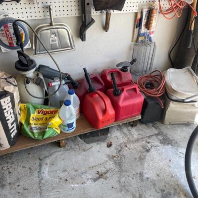 Gas cans 
