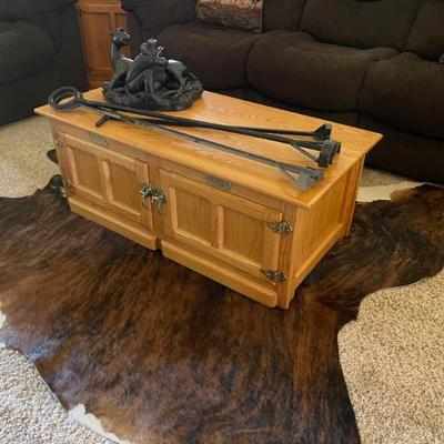 Coffee table that pops. Up
