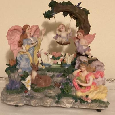 Figurine beautiful dreamer