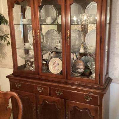 China hutch 3 cabinet