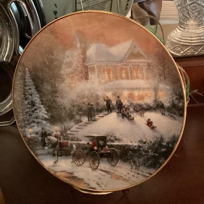 Sale Photo Thumbnail #116: Decorative plate snow scene