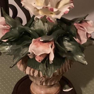 Sale Photo Thumbnail #52: Figurine floral