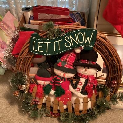 Christmas wreath let it snow