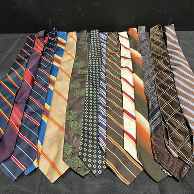 Vintage Wide Men’s ‘70’s Neck Ties Mixed Fabrics