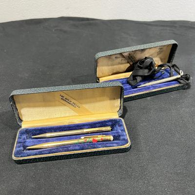 Vintage 40s Mascot Pencil/Pens In Case