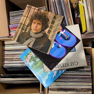 Vintage Vinyl~Ft. Bob Dylan, Cat Steven’s, John Wayne, Jimmy Buffet &More! Vinyl Variety Mystery Lot