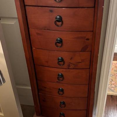 8 Drawers