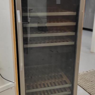 Freestanding Wine Fridge - NEEDS REPAIR