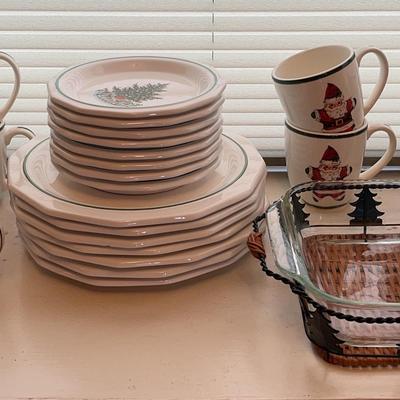 Pfaltzgraff Christmas Tree Plates & Traditions Holiday Mugs