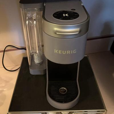 Keurig Coffee Maker & K-Cup Storage Drawer