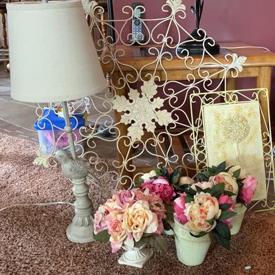 Assortment of Ivory-Tone Metal Wall Hangings & More