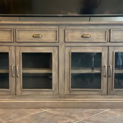 Pike & Main Accent Console