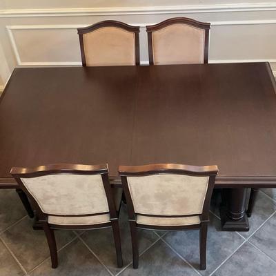 Kincaid Dining Table Set