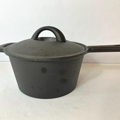 John Wayne 2 Qt. Cast Iron Pot