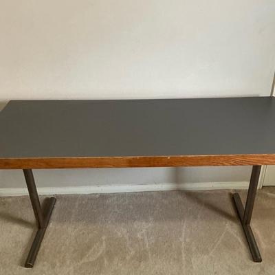 Metal Leg Table 