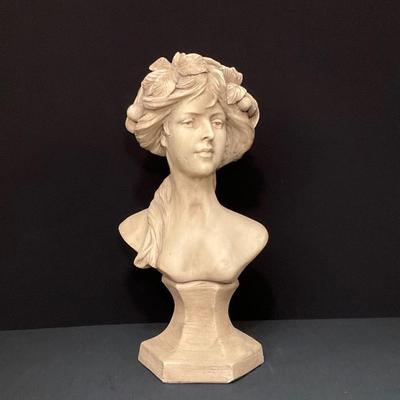 French Art Portrait, Sculpture Bust Of Women