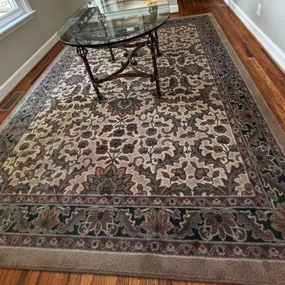 Area Rug With Floral Pattern