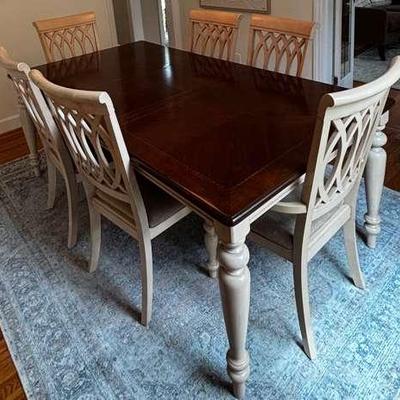 Dining Room Table With Six Chairs and Leaf