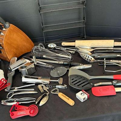 Kitchen Accessories Including Calphalon Knife Block And Knives