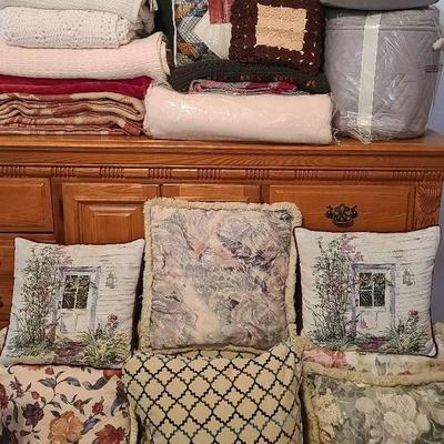 Blankets, Pillows, And Quilt