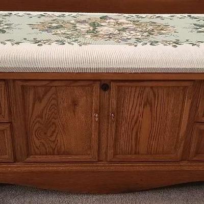 Lane Cedar Chest With Needlepoint Top