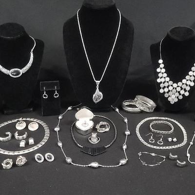 .925 Necklaces With Other Silver Tone Jewelry 