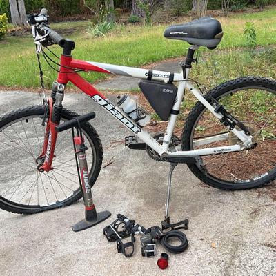 Men’s Bike By Giant With Bell Pump And Accessories 