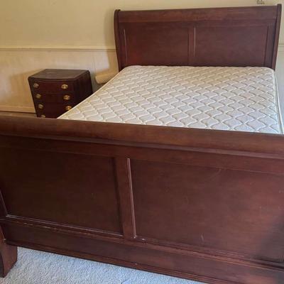 Queen Size Dark Tone Wooden Sleigh Bed