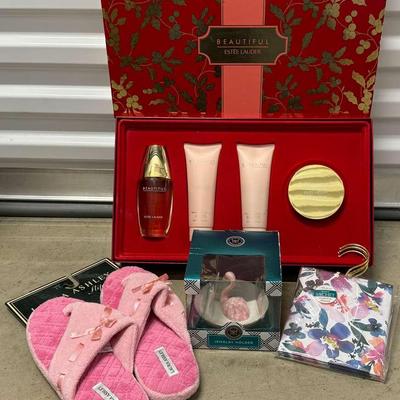 Estée Lauder Gift Set Including Laura Ashley, Modern Expressions And More! 
