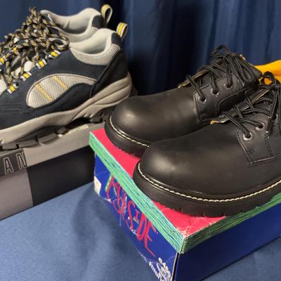 Cheetah Danny Hiking Shoe In Navy Blue & Eastside Black Stitch Welt In Women's Size 9- 1/2