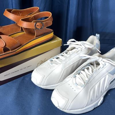 Stylecraft Sandal In Tan & Reebok Sneaker Wht/Blk Women's Size 9 1/2